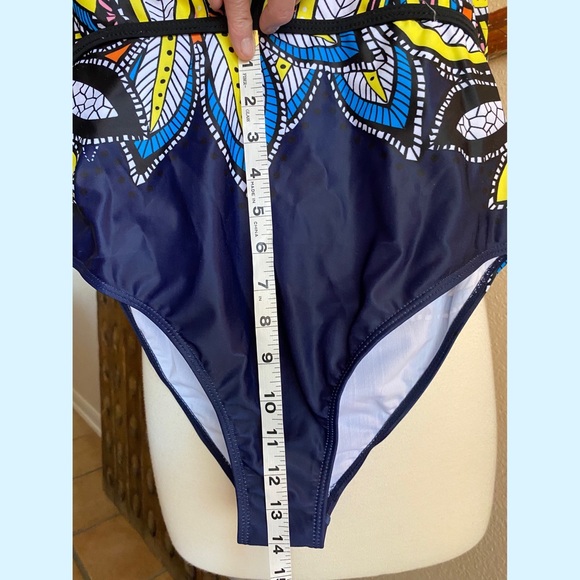 Swimsuit ~ Women’s ~ One Piece ~ Bright, Backless, Geometric Designs ~ Brand New - Picture 13 of 16